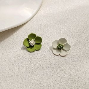 Stoving Varnish Alloy Green and White Flower Ear Studs Earrings